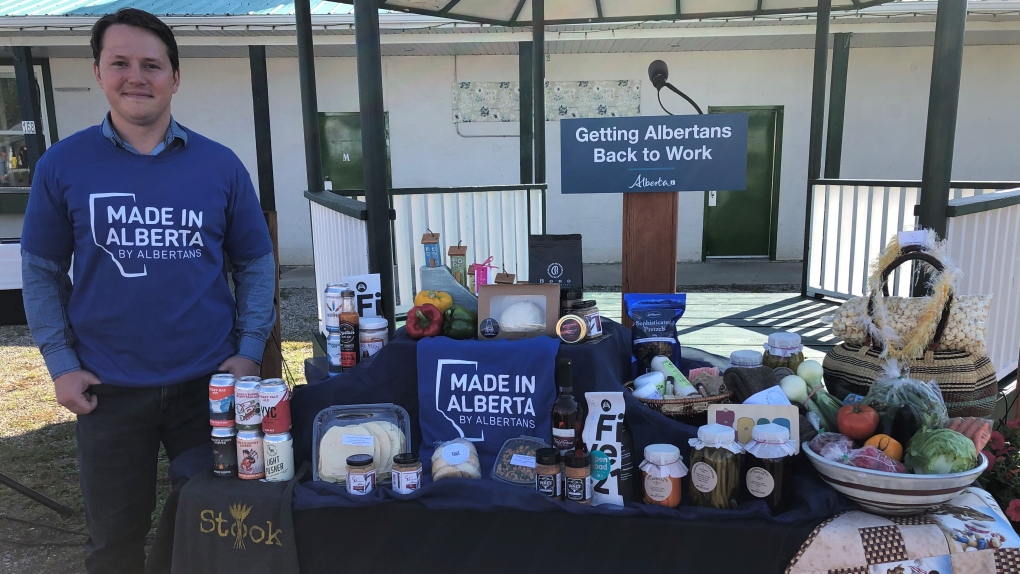 Agriculture and Forestry Minister Dreeshen introduces the new Made in Alberta, by Albertans label at the Millarville Farmers’ Market (Source: Government of Alberta).