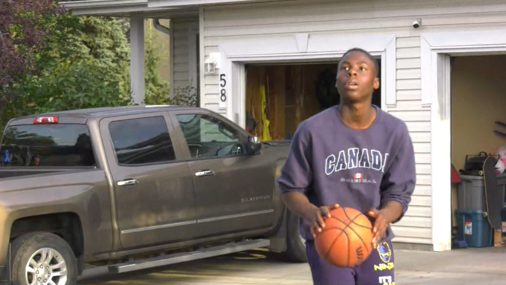 Net benefit: Hoops-loving teen impresses, Edmonton neighbours gift him with  basketball net - Edmonton