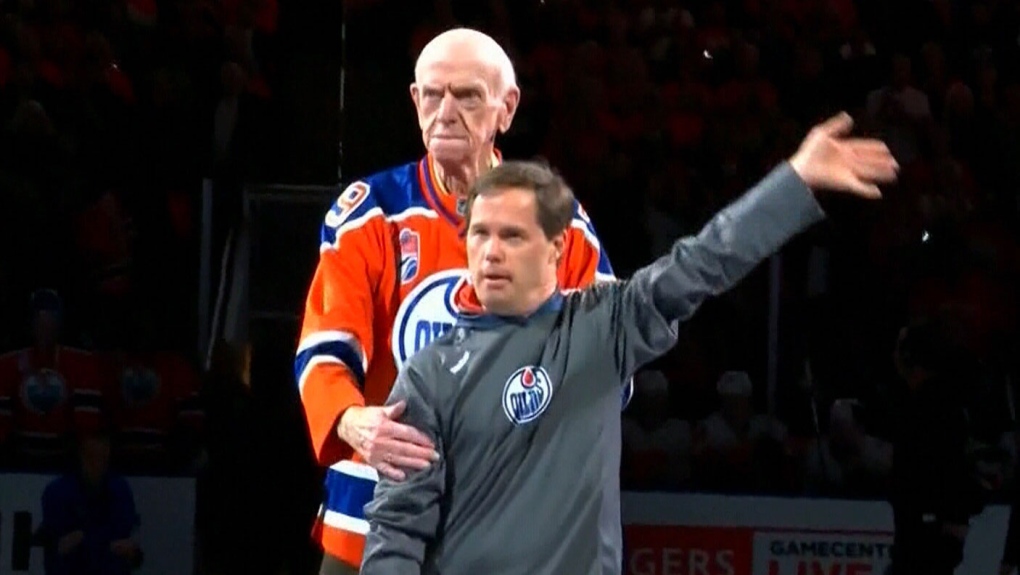 Tom Gazzola reports that the Oilers will be wearing their