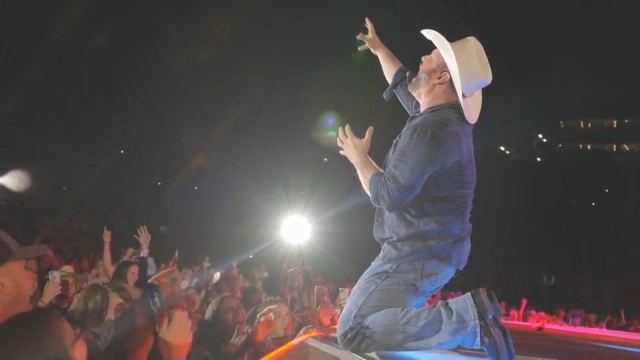 Garth Brooks fans flock to Edmonton for sold out concerts