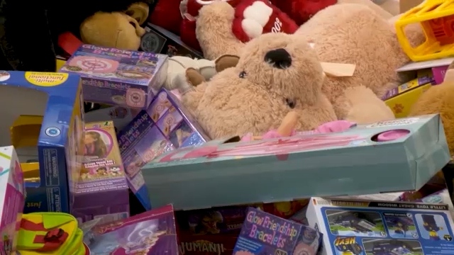 Holiday Hamper partners with The Christmas Bureau of Edmonton and Santas Anonymous to help families in need with toys and a meal around the holidays. (CTV News Edmonton)
