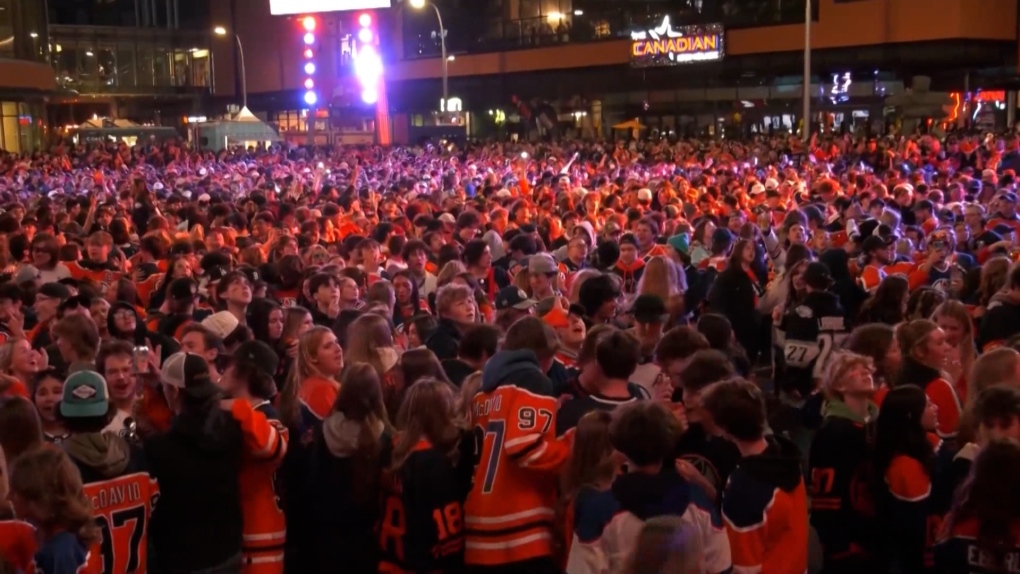 Fans flock to Rogers Place for Oilers' watch party