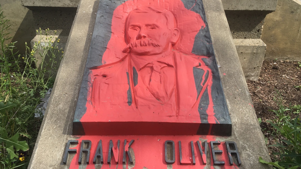 Frank Oliver plaque